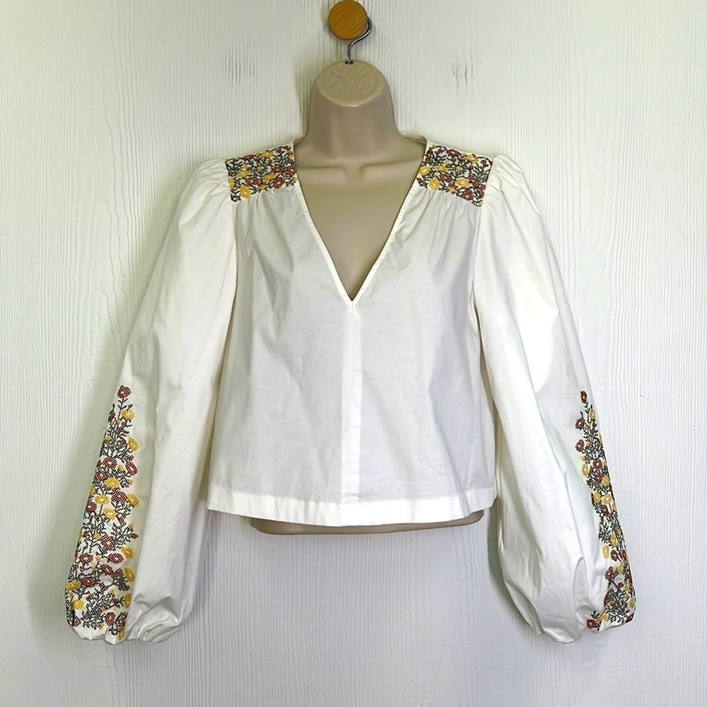 Chelsea & Violet - V Neck Colorful Floral Detail Long Sleeve Crop Blouse Size S